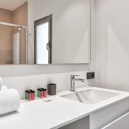 Ancor 0-1 Pool View 2b Palm-mar