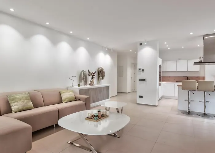 Ancor 0-1 Pool View 2b * Palm-mar